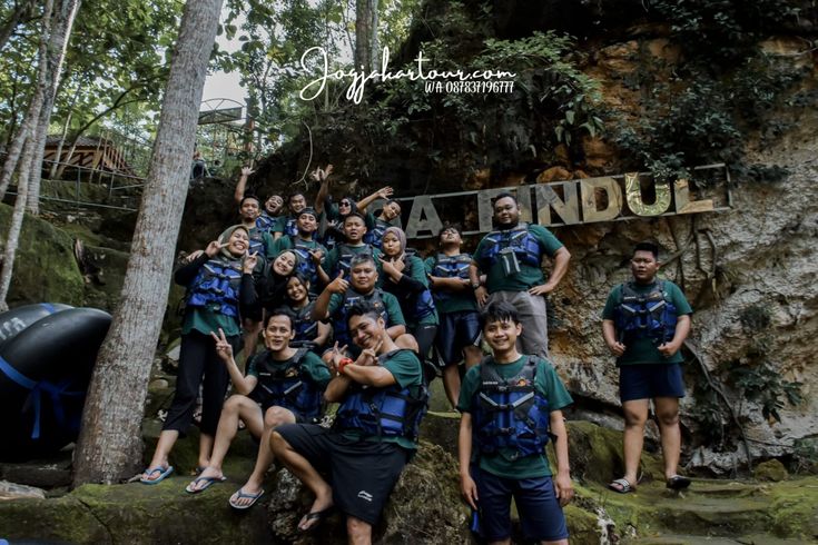 Keseruan Outbound di Wisata Alam Goa Luweng, Blitar